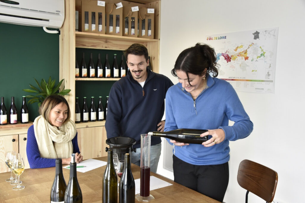 Atelier œnologique. Assemblage de vin produit à la Roche sur Yon en Vendée pour particulier ou entreprise.