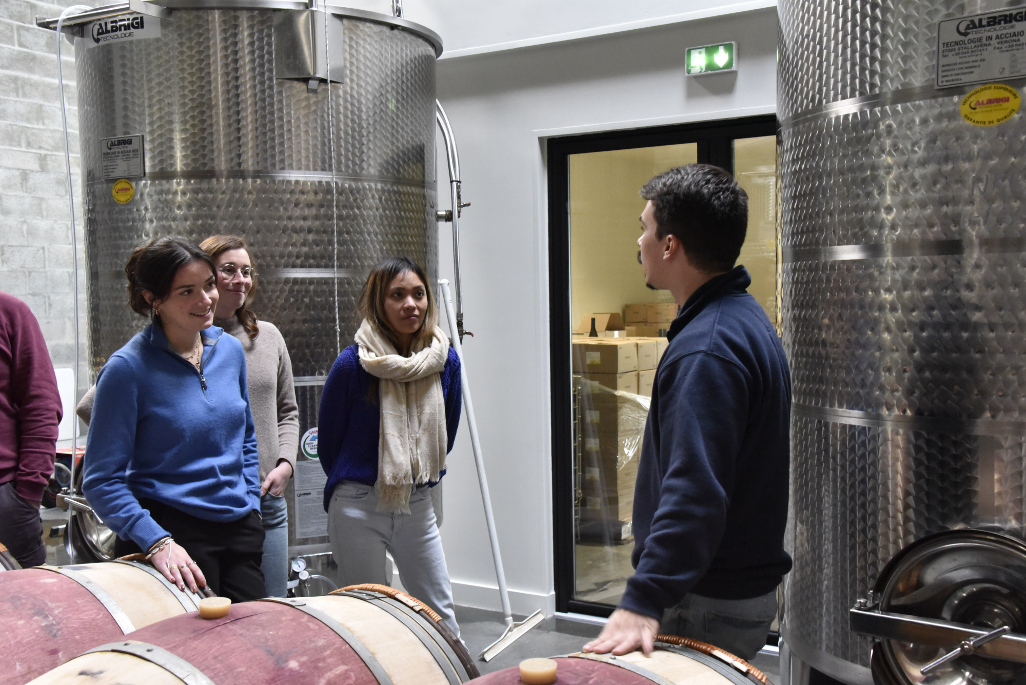 Atelier œnologique. Visite Dégustation de vin produit à la Roche sur Yon en Vendée pour particulier ou entreprise.